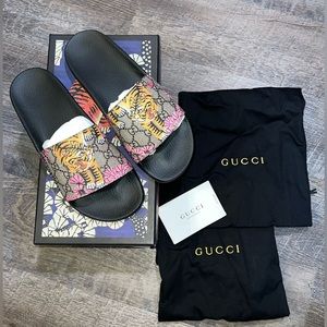 Gucci Resort 2017 "Pursuit GG Supreme Bengal" Guccissima Tiger Print Slides